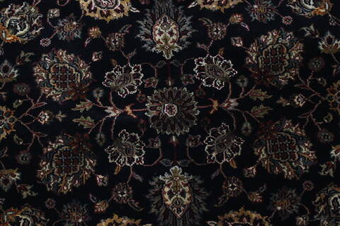 Agra Beige Hand Knotted 50 X 82  Area Rug 250-26810 Image 10