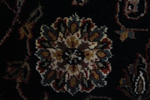 Agra Beige Hand Knotted 50 X 82  Area Rug 250-26810 Image 11