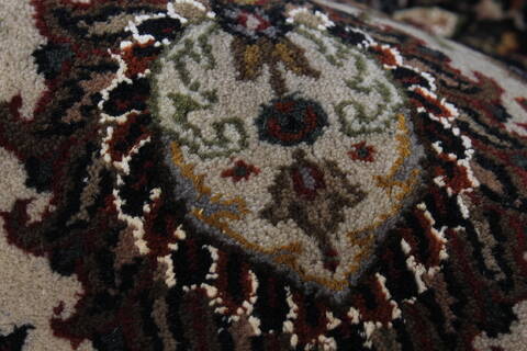 Agra Beige Hand Knotted 50 X 82  Area Rug 250-26810 Image 12
