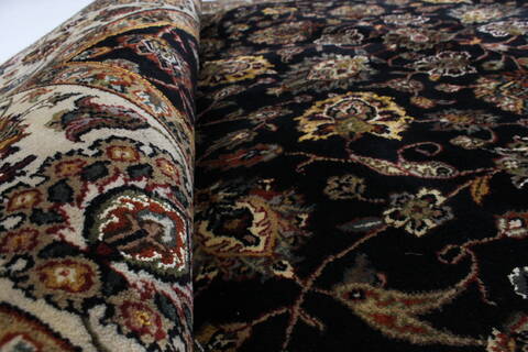 Agra Beige Hand Knotted 50 X 82  Area Rug 250-26810 Image 3