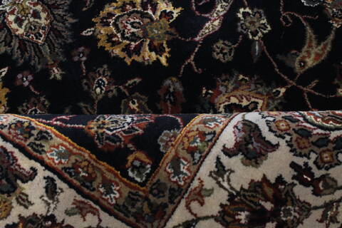 Agra Beige Hand Knotted 50 X 82  Area Rug 250-26810 Image 4