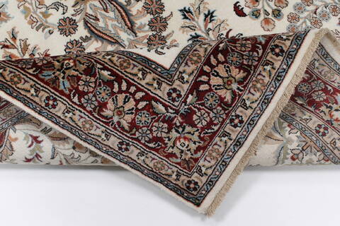 Isfahan White Hand Knotted 50 X 81  Area Rug 250-26864 Image 1