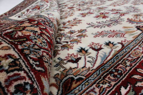 Isfahan White Hand Knotted 51 X 83  Area Rug 250-26865 Image 13