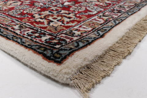 Isfahan White Hand Knotted 51 X 83  Area Rug 250-26865 Image 7