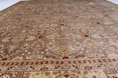 Isfahan Beige Hand Knotted 80 X 101  Area Rug 250-26935 Image 5