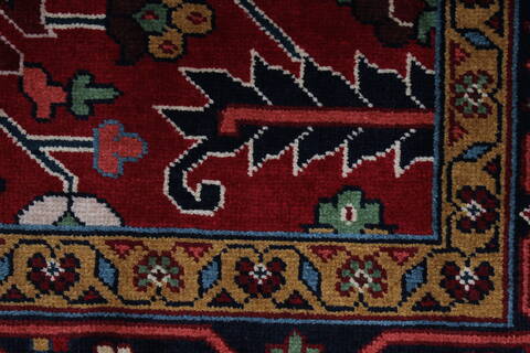 Serapi Red Hand Knotted 61 X 91  Area Rug 250-26950 Image 10