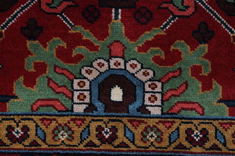 Serapi Red Hand Knotted 61 X 91  Area Rug 250-26950 Image 11