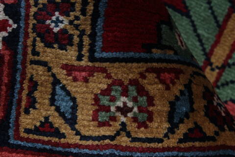 Serapi Red Hand Knotted 61 X 91  Area Rug 250-26950 Image 12