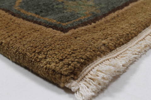 Mahal Red Hand Knotted 51 X 70  Area Rug 250-27066 Image 4