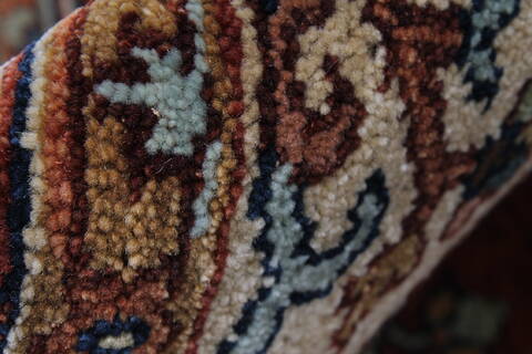 Serapi Red Hand Knotted 40 X 60  Area Rug 250-27246 Image 11