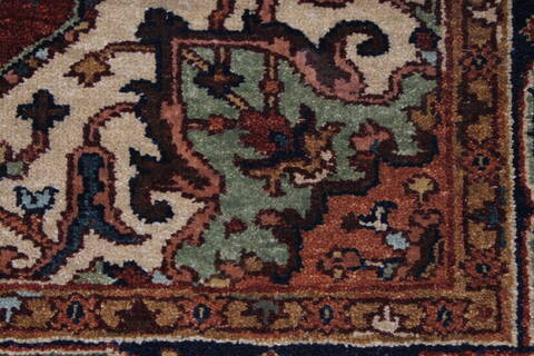 Serapi Red Hand Knotted 40 X 60  Area Rug 250-27246 Image 9