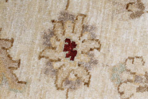 Pishavar Beige Hand Knotted 34 X 45  Area Rug 250-27378 Image 9