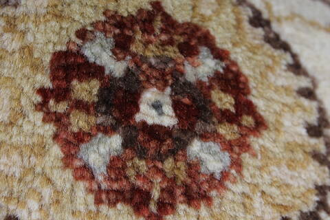 Ziegler Beige Hand Knotted 30 X 53  Area Rug 250-27442 Image 8
