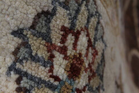Ziegler Beige Hand Knotted 30 X 411  Area Rug 250-27481 Image 12