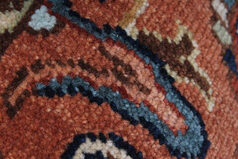 Serapi White Hand Knotted 30 X 50  Area Rug 250-27487 Image 10