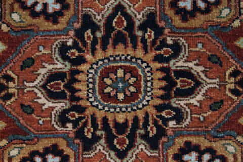 Serapi White Hand Knotted 30 X 50  Area Rug 250-27487 Image 4