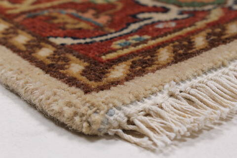 Serapi White Hand Knotted 30 X 50  Area Rug 250-27487 Image 6