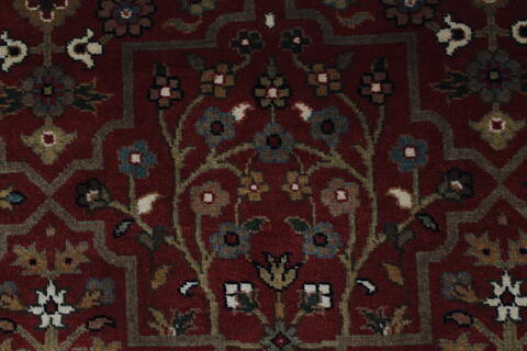 Semnan Beige Hand Knotted 30 X 410  Area Rug 250-27499 Image 9