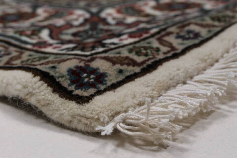 Mahi Beige Hand Knotted 32 X 55  Area Rug 250-27530 Image 4