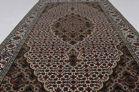 Mahi Beige Hand Knotted 32 X 55  Area Rug 250-27530 Image 7