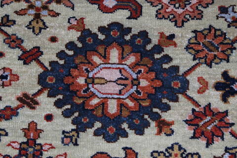 Serapi Green Hand Knotted 30 X 51  Area Rug 250-27557 Image 4