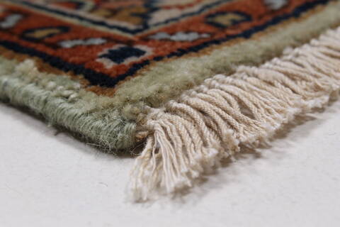 Serapi Green Hand Knotted 30 X 51  Area Rug 250-27557 Image 6