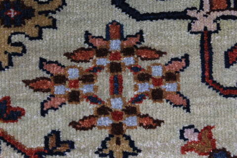 Serapi Green Hand Knotted 30 X 51  Area Rug 250-27557 Image 7