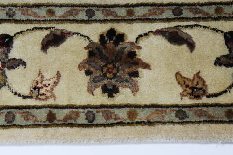 Kashmir Beige Hand Knotted 30 X 51  Area Rug 250-27578 Image 3