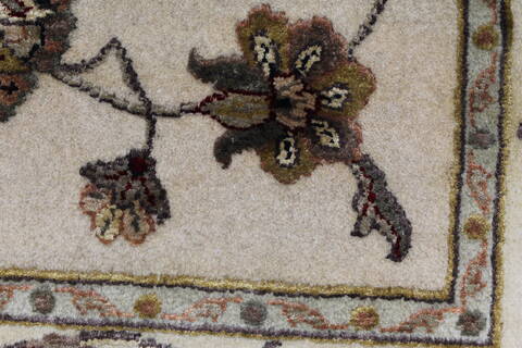 Kashmir Beige Hand Knotted 30 X 51  Area Rug 250-27578 Image 9