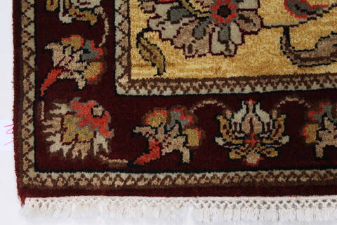 Kashan Beige Hand Knotted 30 X 53  Area Rug 250-27590 Image 5