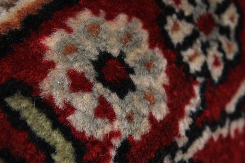 Sarouk Beige Hand Knotted 30 X 51  Area Rug 250-27605 Image 10