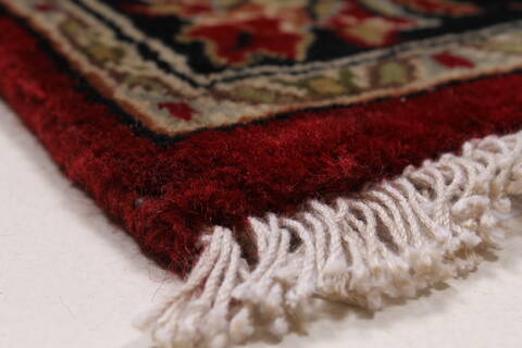Sarouk Beige Hand Knotted 30 X 51  Area Rug 250-27605 Image 6