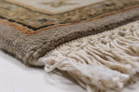 Kashan Beige Hand Knotted 41 X 64  Area Rug 250-27866 Image 9