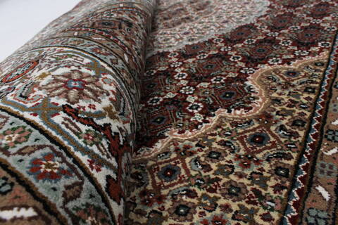 Mahal Beige Hand Knotted 40 X 60  Area Rug 250-27873 Image 1
