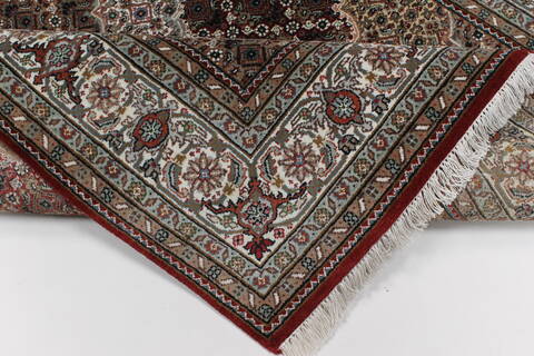 Mahal Beige Hand Knotted 40 X 60  Area Rug 250-27873 Image 2