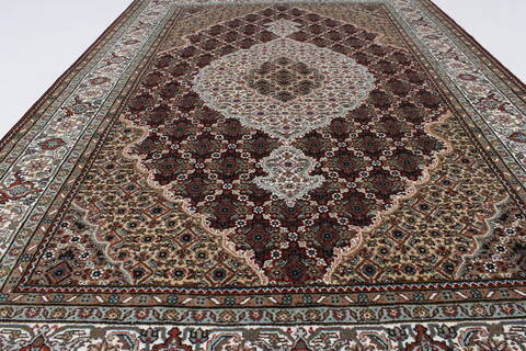 Mahal Beige Hand Knotted 40 X 60  Area Rug 250-27873 Image 4