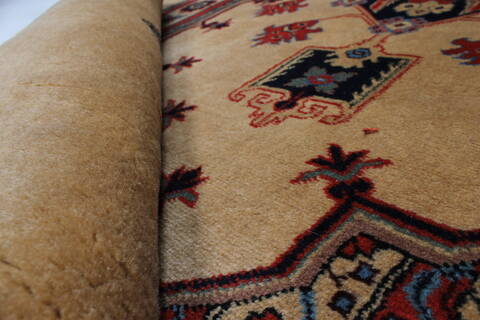 Ardebil Red Hand Knotted 47 X 68  Area Rug 100-27901 Image 7