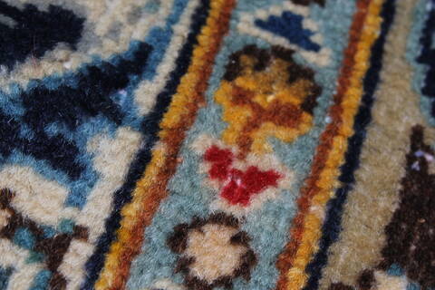 Kashan Blue Hand Knotted 88 X 142  Area Rug 100-27948 Image 3