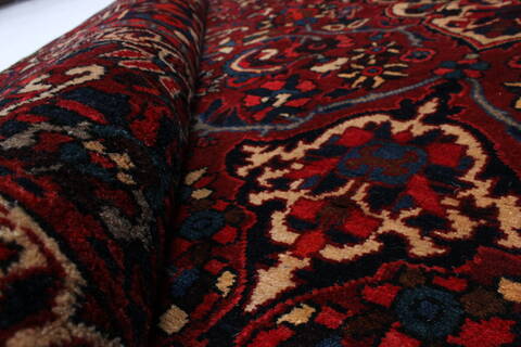 Bakhtiar Red Hand Knotted 73 X 108  Area Rug 100-27953 Image 4