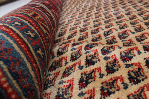 Arak Beige Hand Knotted 98 X 130  Area Rug 100-27969 Image 3
