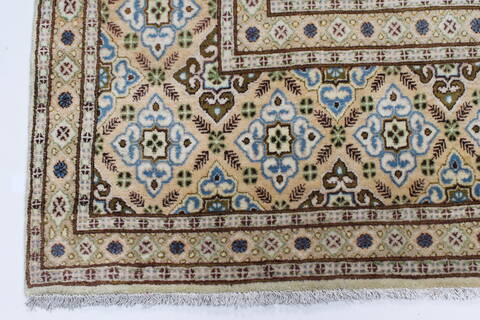 Kashan Beige Hand Knotted 85 X 125  Area Rug 100-28003 Image 8