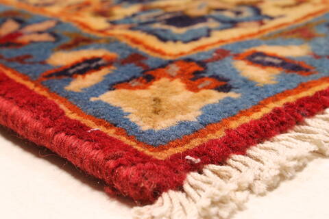 Isfahan Red Hand Knotted 98 X 139  Area Rug 100-28016 Image 9