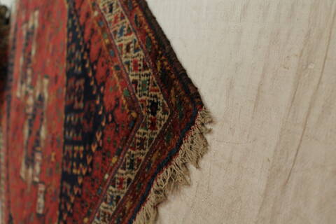 Qashqai Red Hand Knotted 58 X 77  Area Rug 400-28036 Image 1