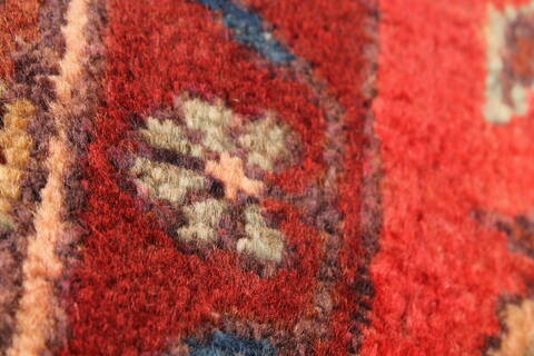 Hamedan Red Runner Hand Knotted 33 X 127  Area Rug 100-28075 Image 2