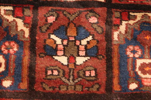 Bakhtiar Red Hand Knotted 51 X 85  Area Rug 100-28078 Image 12