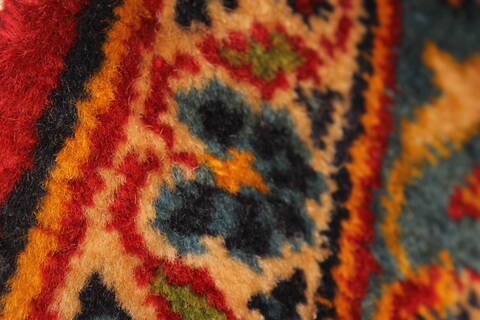 Kashan Red Hand Knotted 99 X 134  Area Rug 100-28138 Image 3