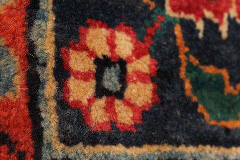 Kashan Red Hand Knotted 97 X 1210  Area Rug 100-28139 Image 5