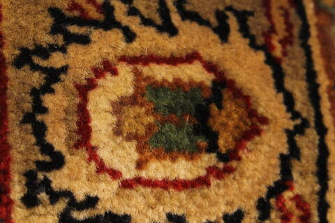 Kashan Beige Hand Knotted 118 X 153  Area Rug 250-28141 Image 4