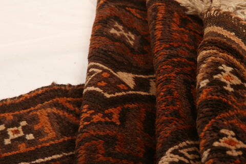 Baluch Brown Hand Knotted 30 X 47  Area Rug 100-28289 Image 2