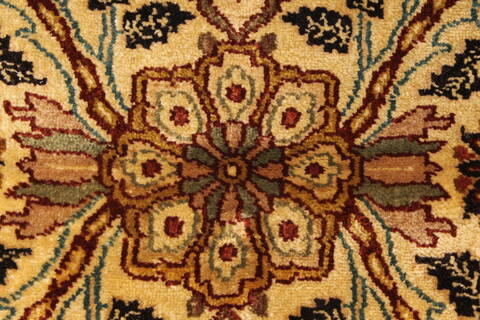 Tabriz Beige Hand Knotted 120 X 150  Area Rug 250-28455 Image 10
